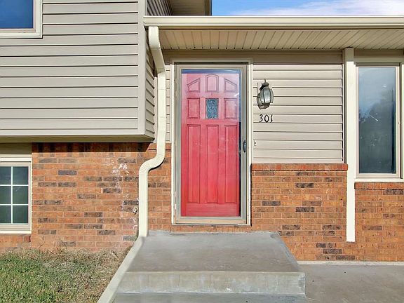 4th image of 301 N Bentwood Dr
