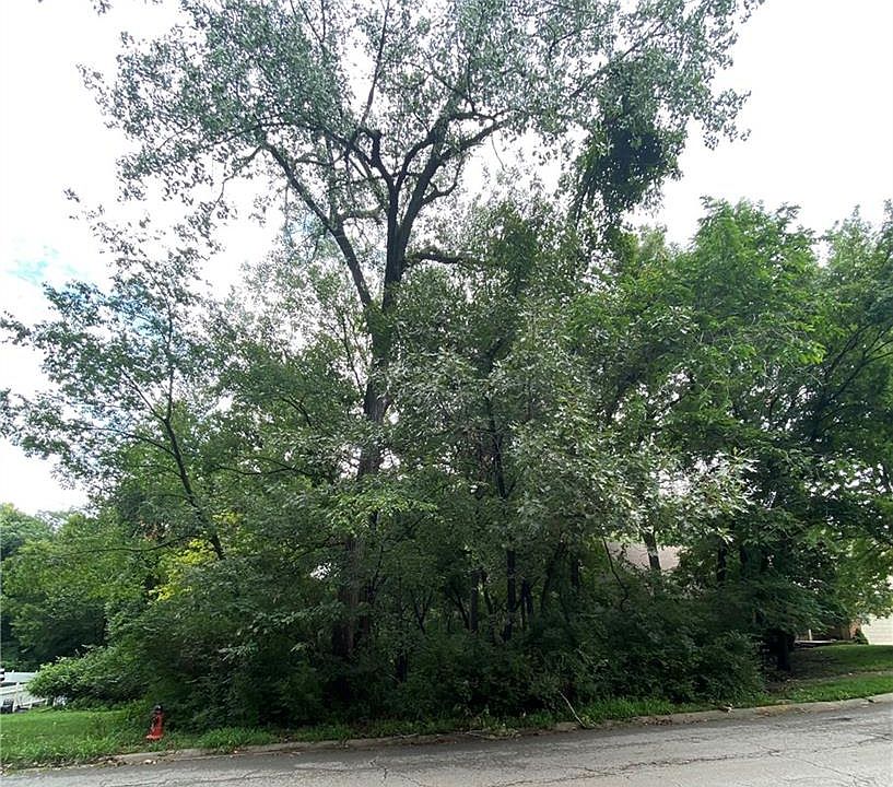 1st image of N Robinhood Ln