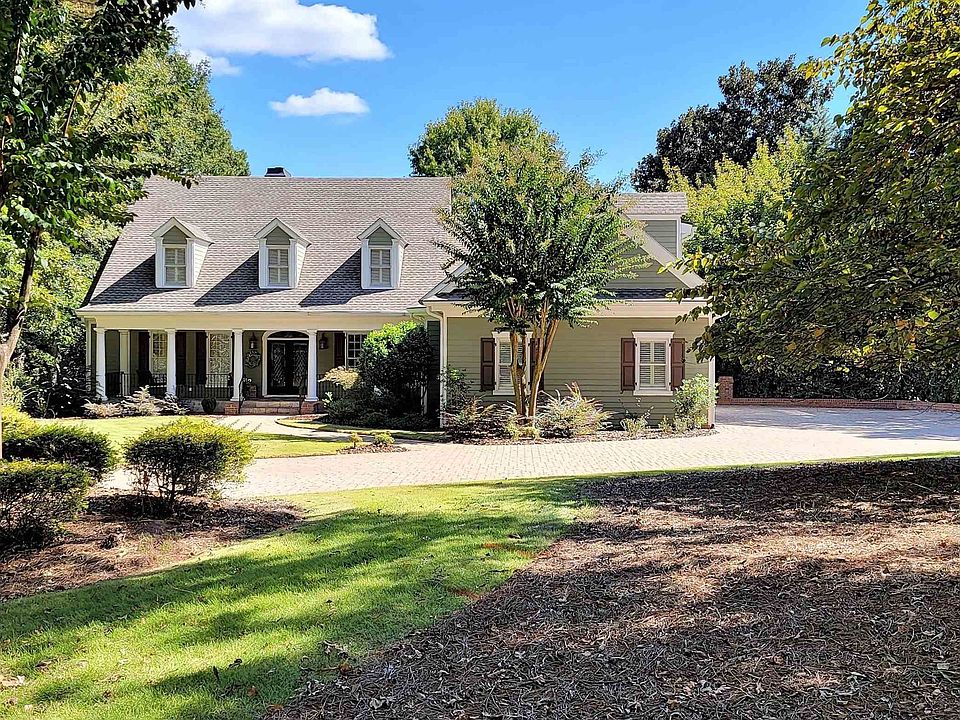 1st image of 140 Barrington Hall Dr
