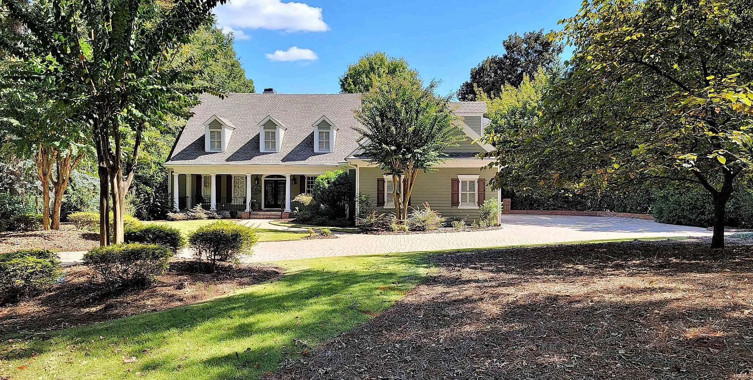 140 Barrington Hall Dr photo 1