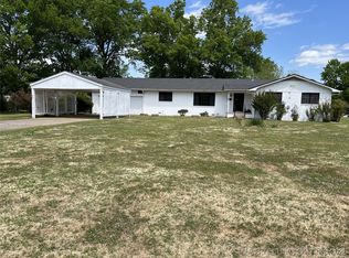 509 NE 10th St, Wagoner, OK 74467