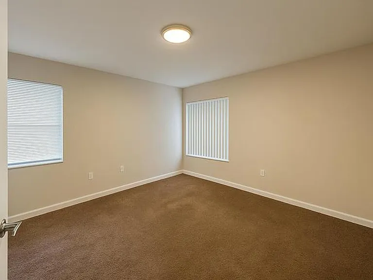 5122 NW 30th Ln — Photo 9