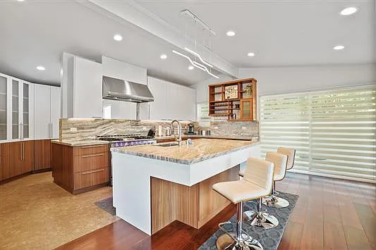 900 Highland Dr — Photo 9