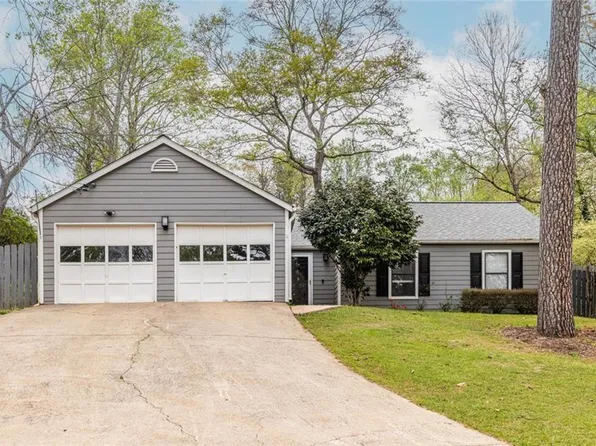 817 Riverstone Ln, Woodstock, GA 30188
