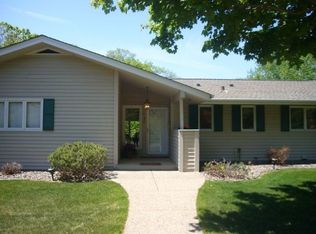 5536 Mirror Lakes Dr, Edina, MN 55436