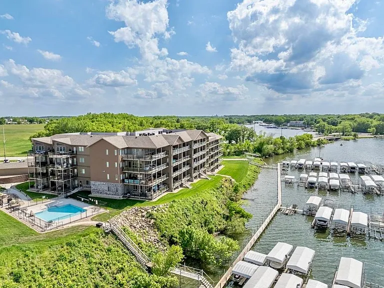 570 Linden Dr #412 — Photo 41