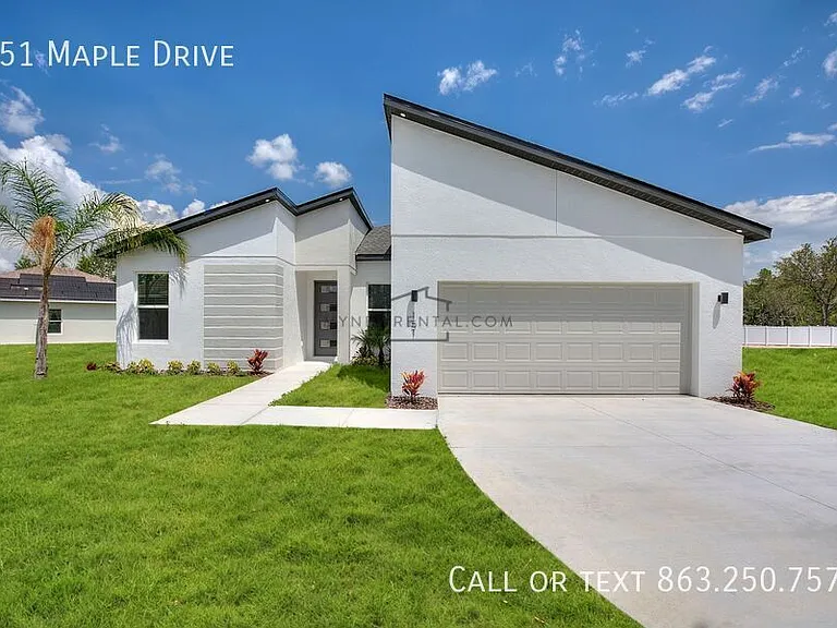 151 Maple Dr — Photo 1