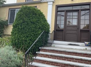 146 School St #1, Watertown, MA 02472