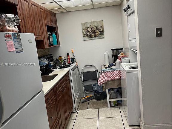 4th image of 10090 NW 80th Ct APT 1233
