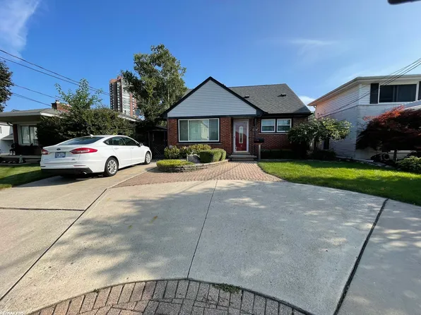 23269 Liberty St, Saint Clair Shores, MI 48080