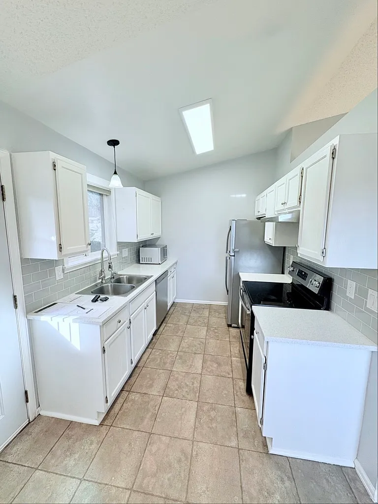5499 Jennifer Ln, Colorado Springs, CO 80917 — Photo 2