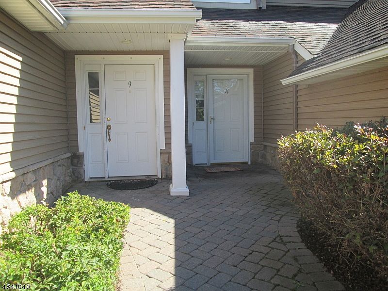 1st image of 11 BRAMBLE CT