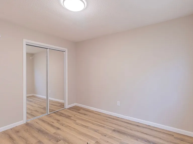 3711 Weymeyer Dr — Photo 12