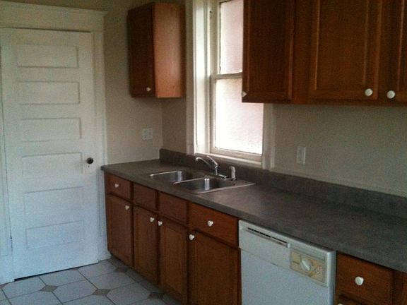 3rd image of 5881 Washington Blvd #A