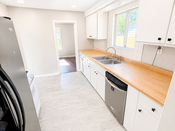 5th image of 34 Porter St