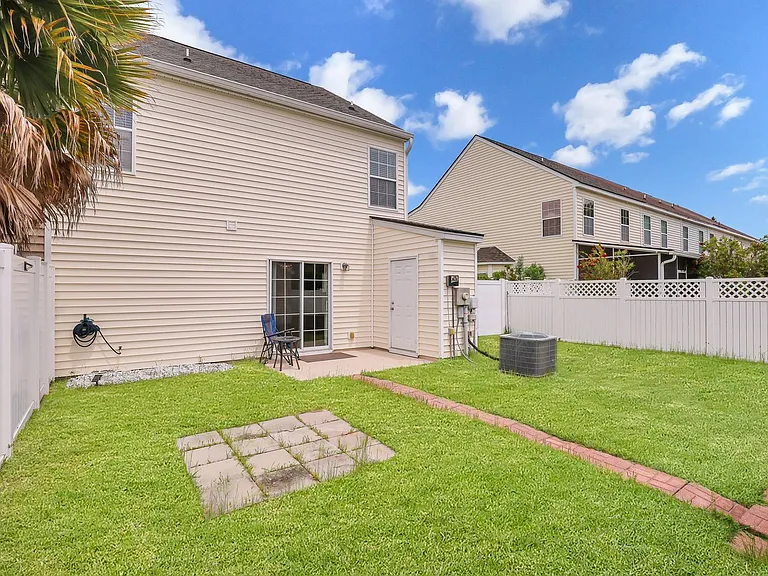 51 Fairgreen St — Photo 34