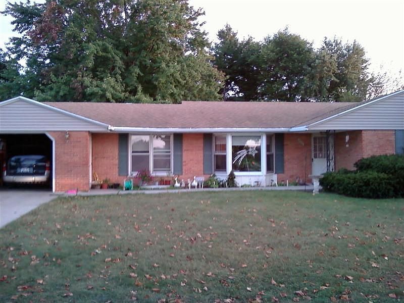 2nd image of 410 W 28th St