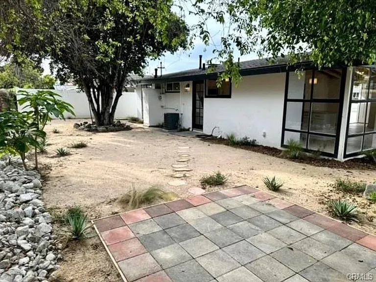 2324 W Palm Ave — Photo 16