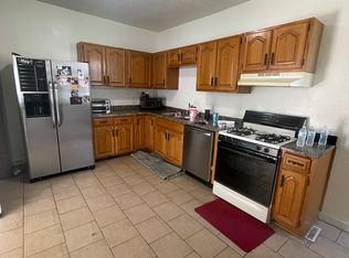 2524 Broadway St, Dubuque, IA 52001
