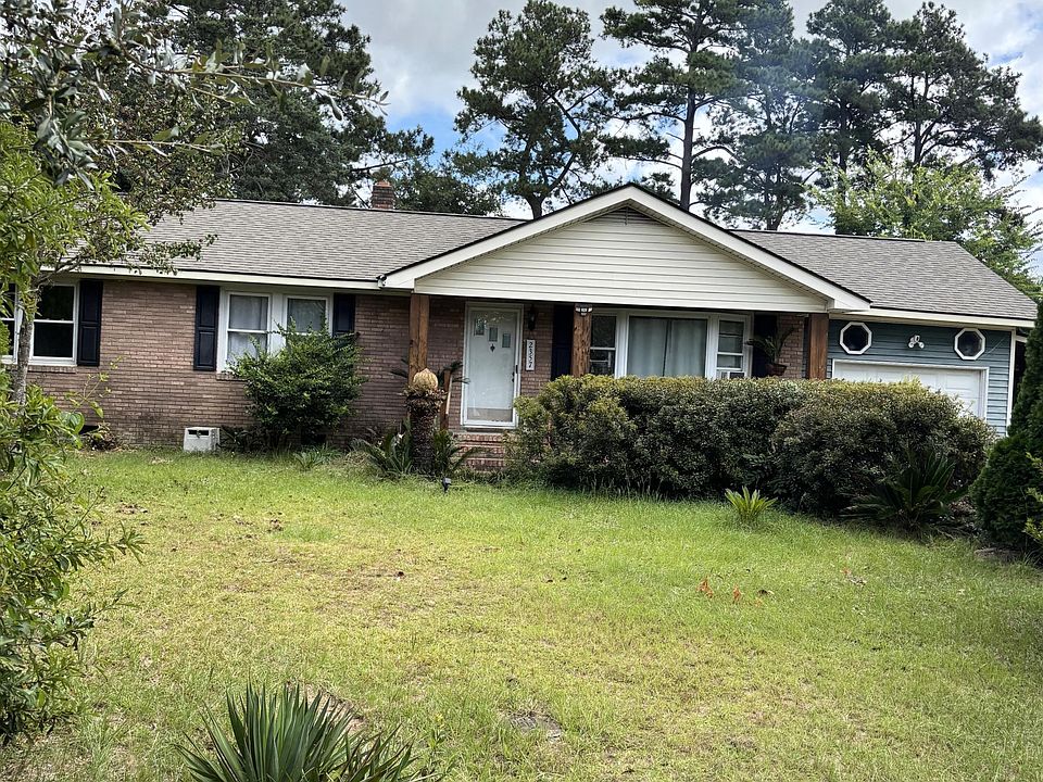 2nd image of 2357 Crossfield Rd