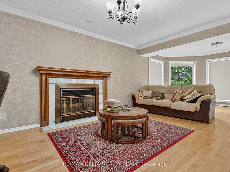 13 Sherk Cres — Photo 11