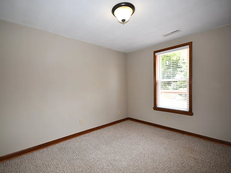 8513 Igou Gap Rd — Photo 14