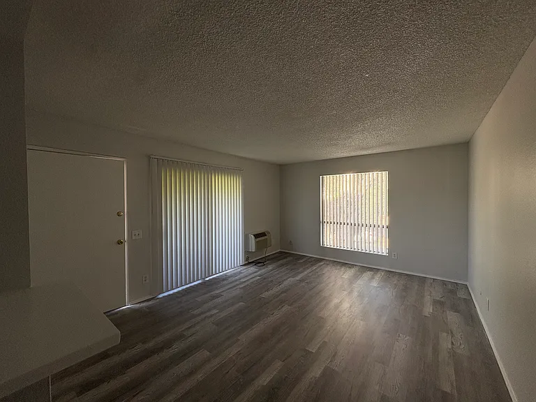 389 S Lincoln Ave #3 — Photo 2