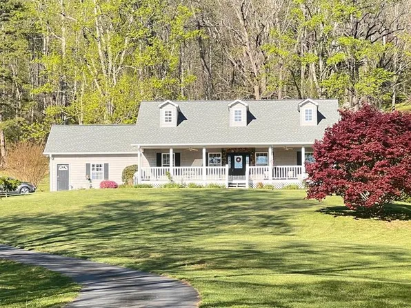392 Old Homestead Ln, Hayesville, NC 28904