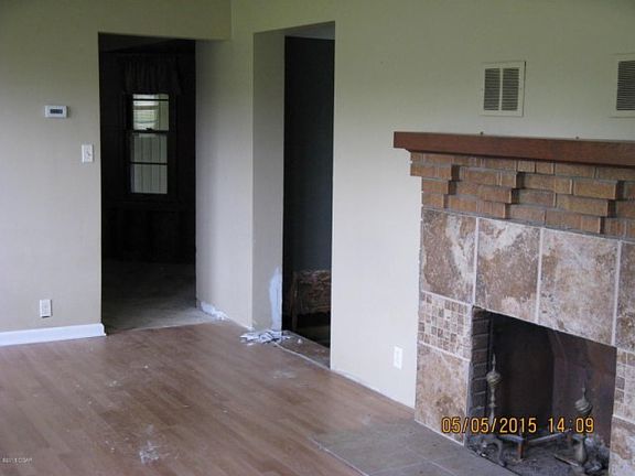 5th image of 787 E 520th Ave