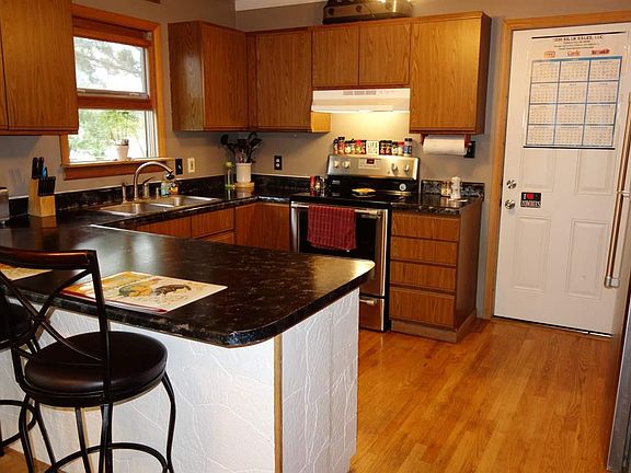 4th image of 114 Purdy Dr