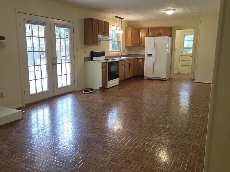 430 E Boston Ave — Photo 16