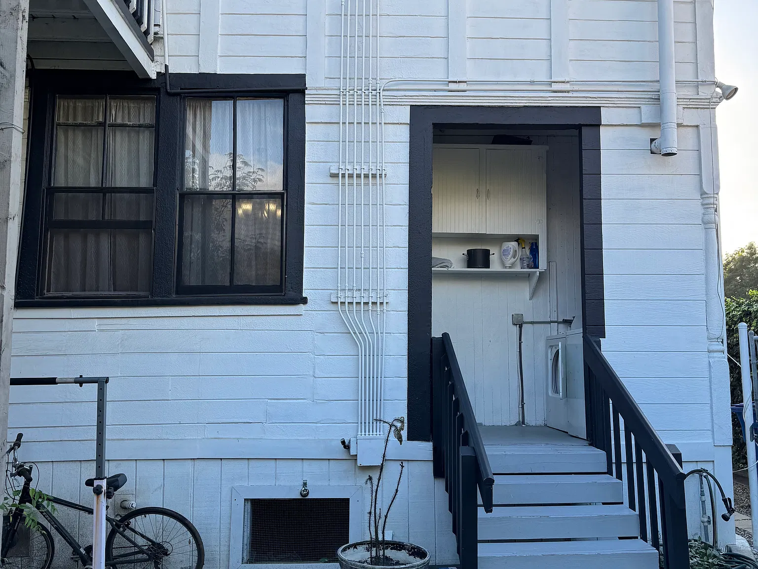 Studio, 600 sqft, $2,995 — Photo 3