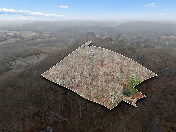 3rd image of 1010 Street Rd