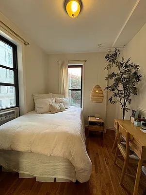 Rented by Current Real Estate Advisors | media 8