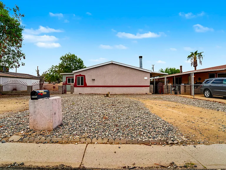 13507 W Stella Ln — Photo 35