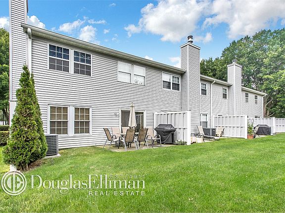 3rd image of 1509 Sara Cir