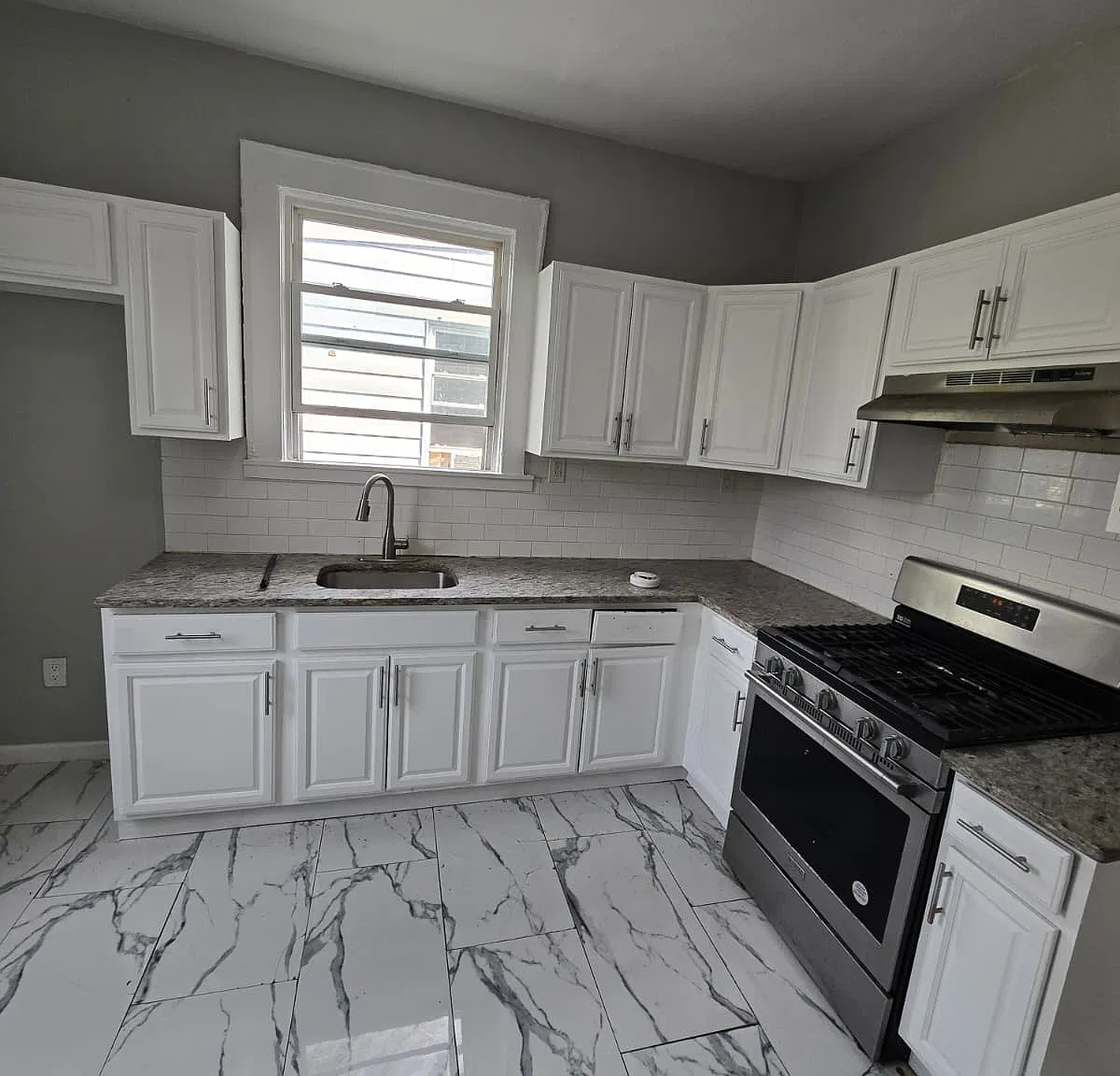 47 Eckert Ave — Photo 2