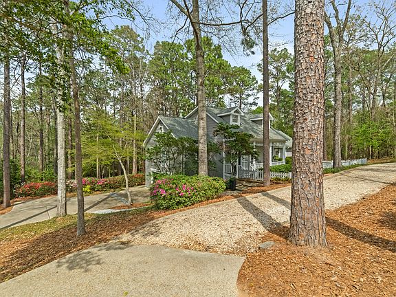 3rd image of 104 Redbud Ln