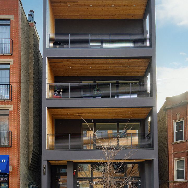 1st image of 2031 W Belmont Ave #3N