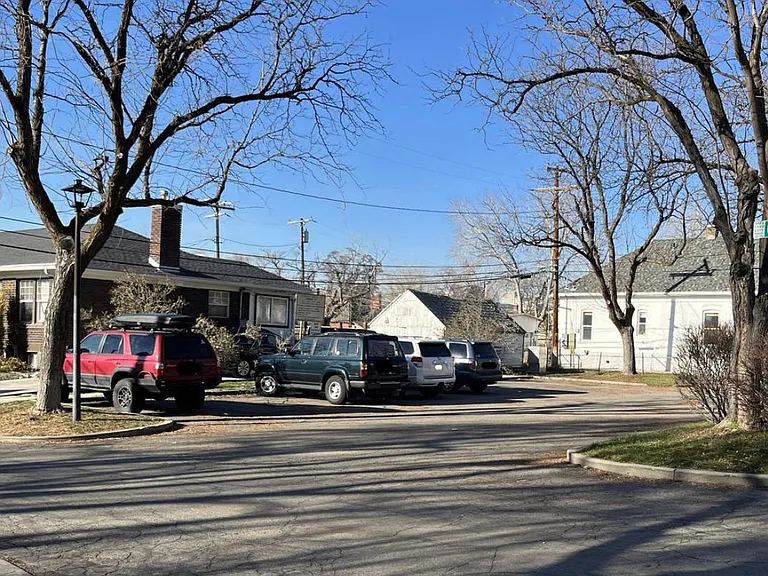 661 S Park St — Photo 15