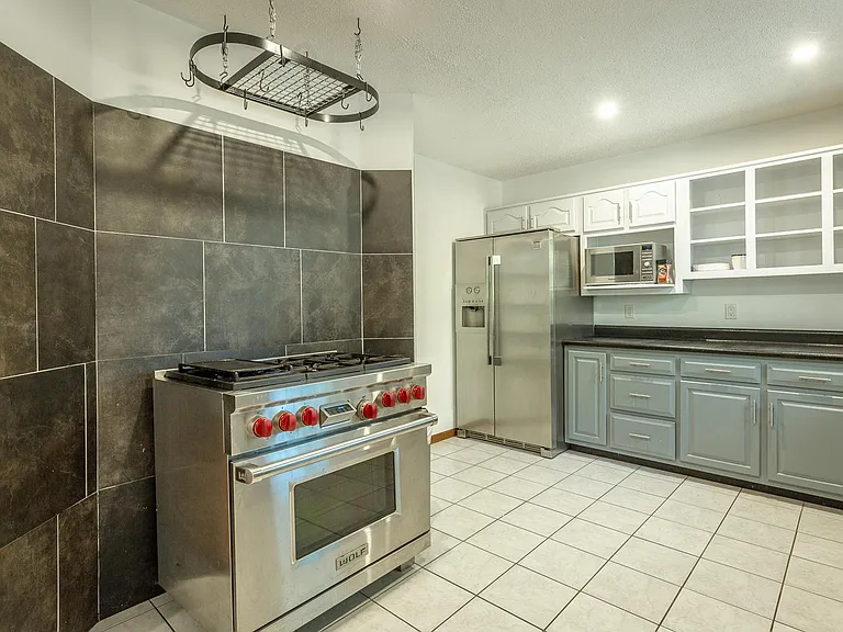 6135 Blue Ash Dr — Photo 2