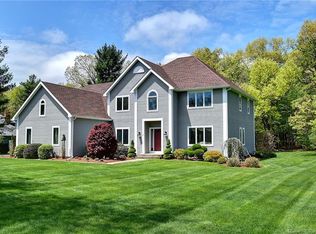 27 Pinemeadow Dr, Glastonbury, CT 06033