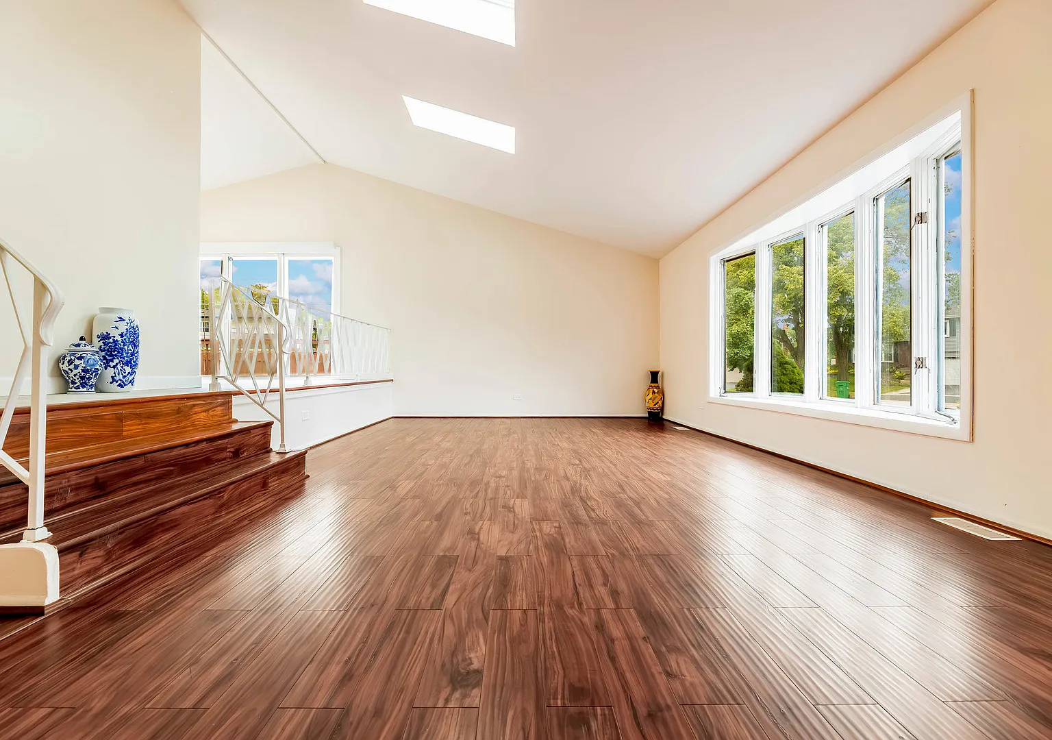 4 bed, 3.0 bath, 2191 sqft, $3,750 — Photo 3