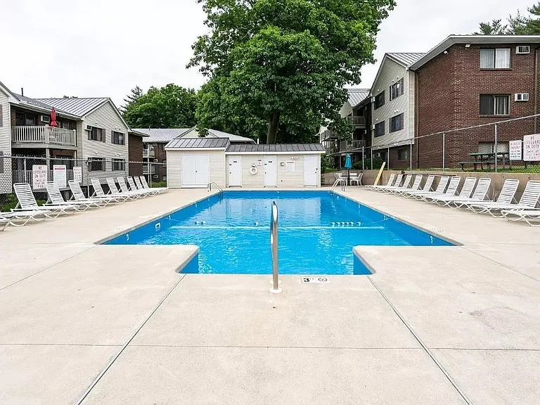 33 Andrew St — Photo 3