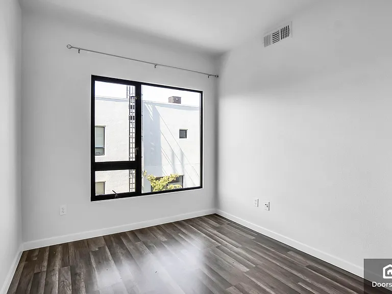 1223 Wood St — Photo 10