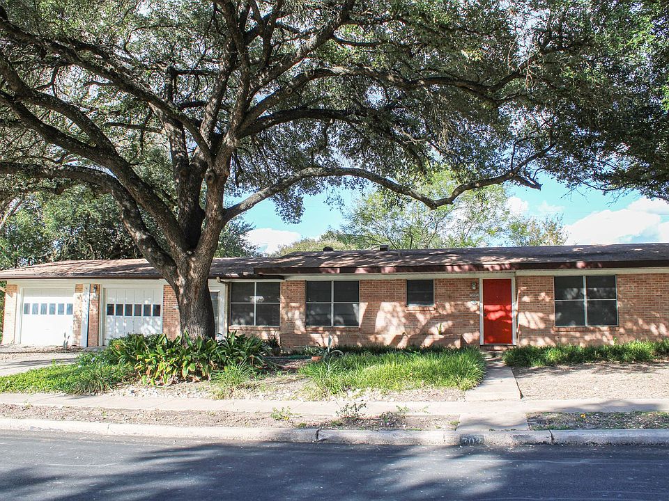 1st image of 703 Larkwood Dr
