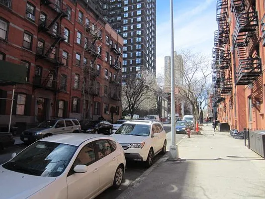 Rented by Keller Williams NYC | media 27