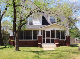 204 S Wood St, Caney, KS 67333