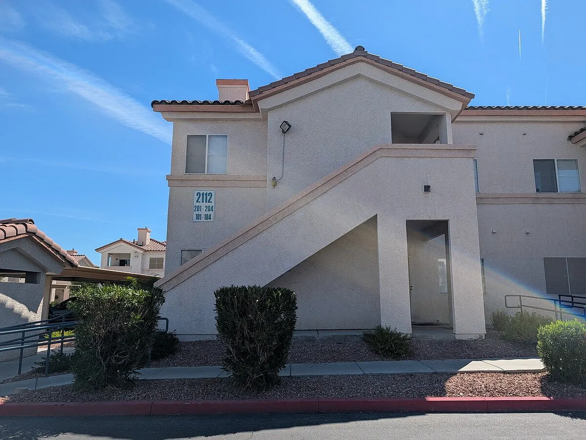 3 bed, 2.0 bath, 1110 sqft, $1,508 — Photo 1