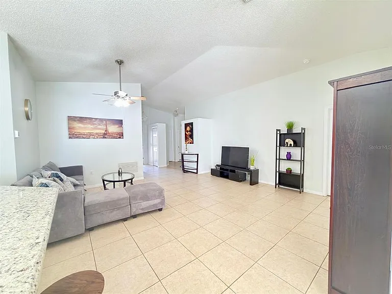 730 Garberia Dr — Photo 8